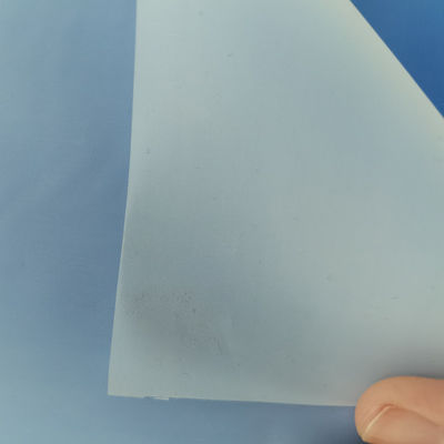 Verpackung Rohstoffe Weiße durchscheinende PE-Rückblattfolie für Hygieneprodukte