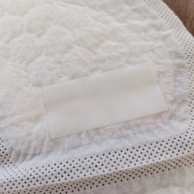 Einweg-Baby-Fütterung Bibs angepasste Farbe für bequeme und saubere Mahlzeiten