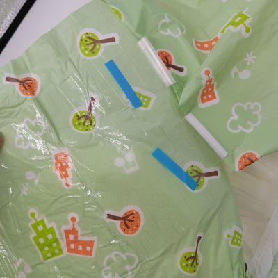 Leckprävention Erwachsene Baby Windeln Muster für OEM ODM akzeptabel gesticktes Design