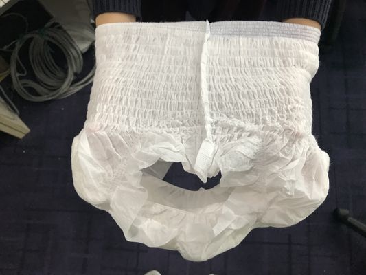Weich atmungsaktive Windelhosen für Erwachsene Trockene Oberflächenabsorption für Seniorenpflege und Komfort